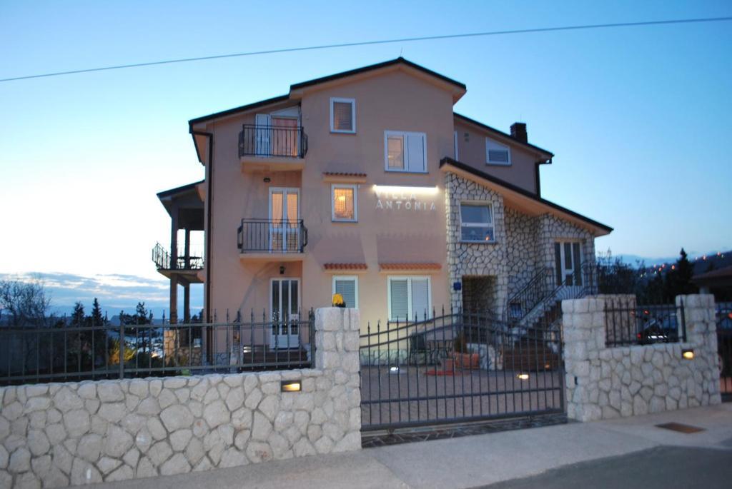 Apartments Villa Antonia Jadranovo Luaran gambar